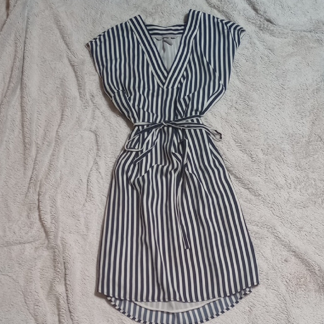 H&M Navy & Cream Striped V-Neck Dress W/ Waist Tie Lined Size 6
